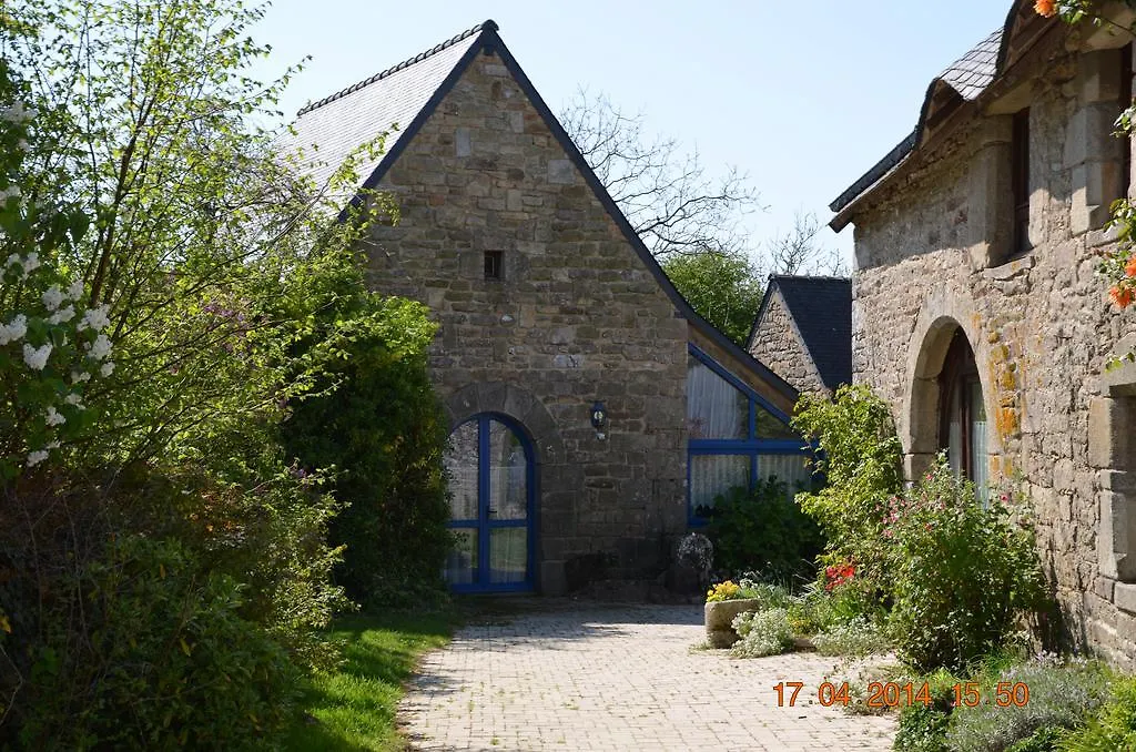 A La Ferme De Kervihern Locoal-Mendon Bed & Breakfast