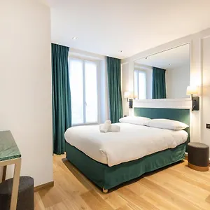 Au Coeur De Republique 3*, París Francia
