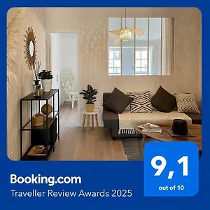 Apartment Aux Pieds Du Palais Des Papes. Avignon