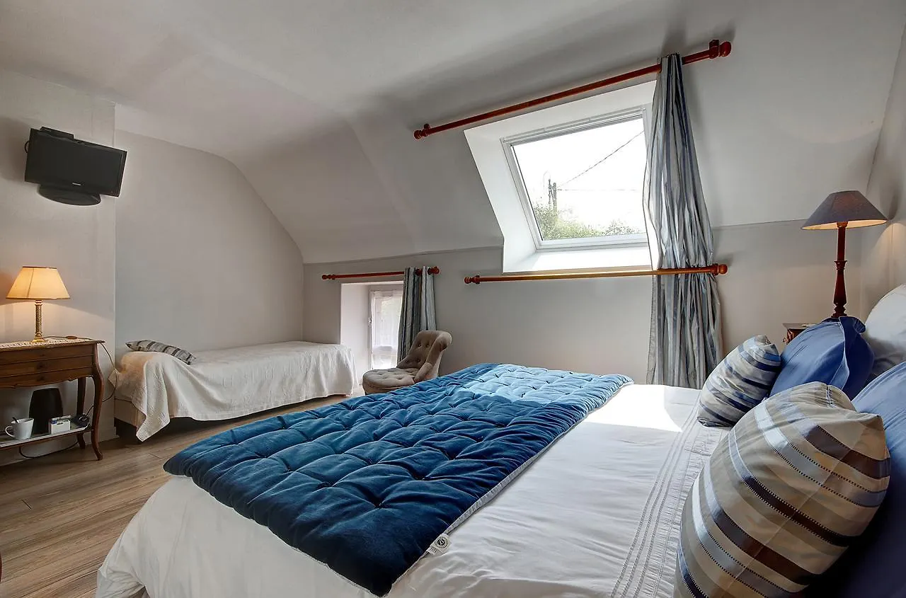A La Ferme De Kervihern Locoal-Mendon Bed & Breakfast